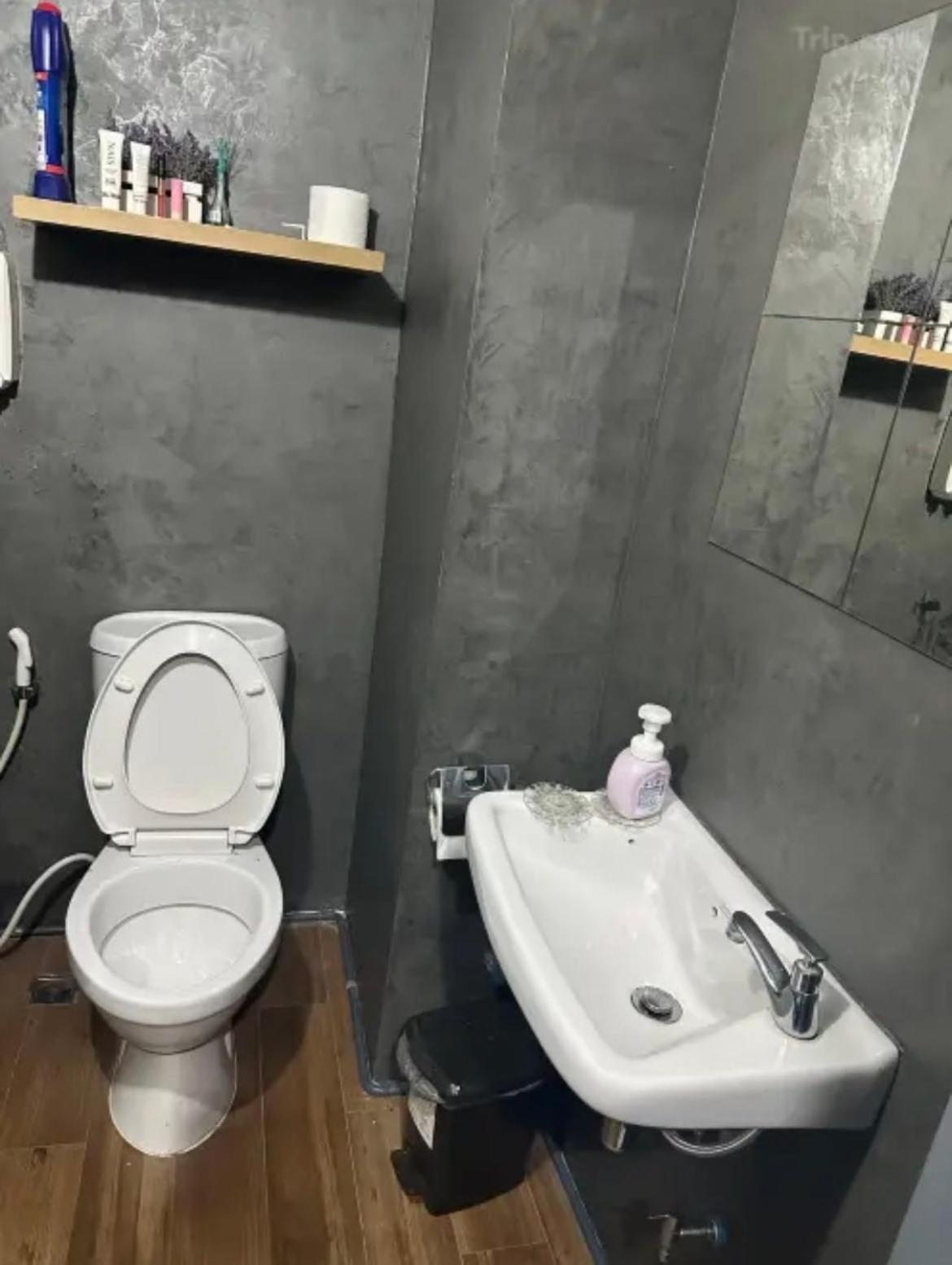 Silom Box Hostel *
